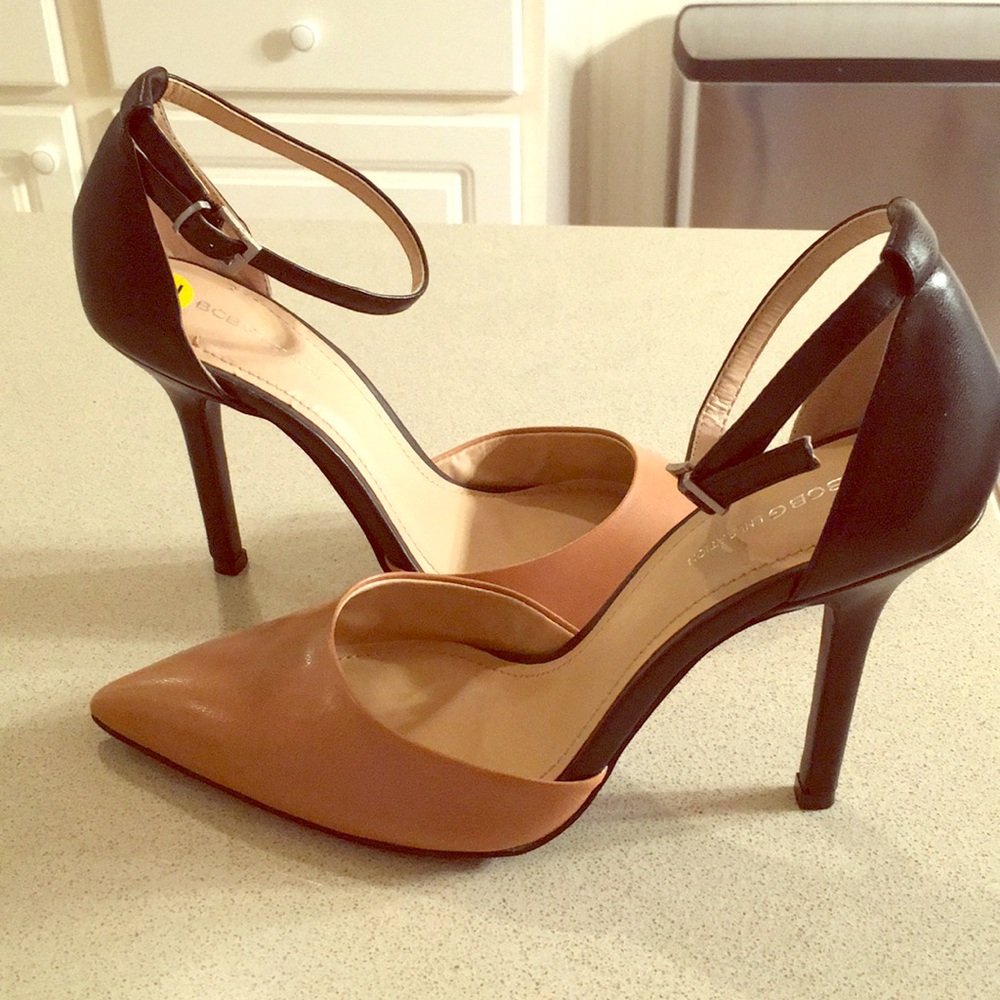 NWOT-BCBGeneration tan/Black leather heels.